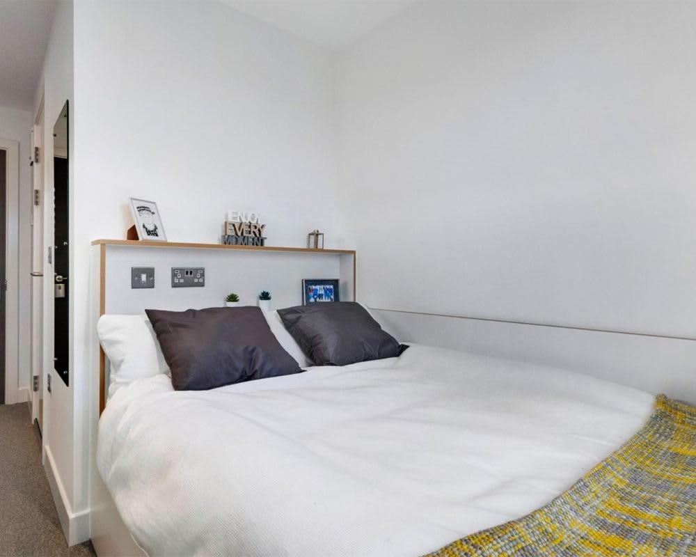 Zeni Ensuite, In Colchester *