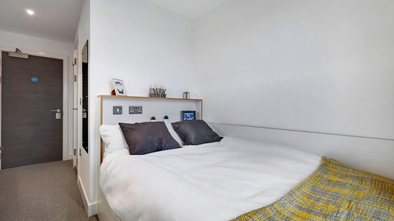Zeni Ensuite, In Colchester Inn *