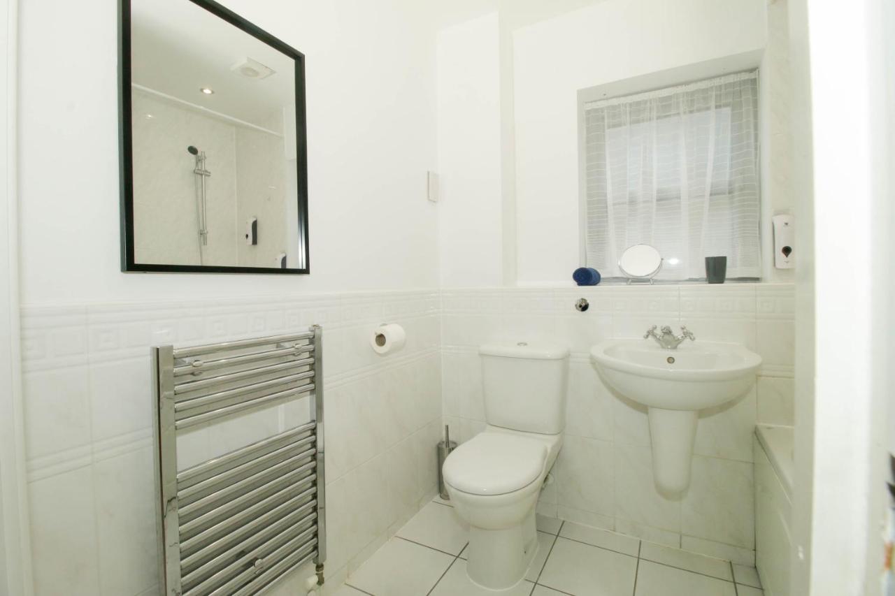 Spacious Double Bedroom Duplex Near North Station & Town Centre * Colchester