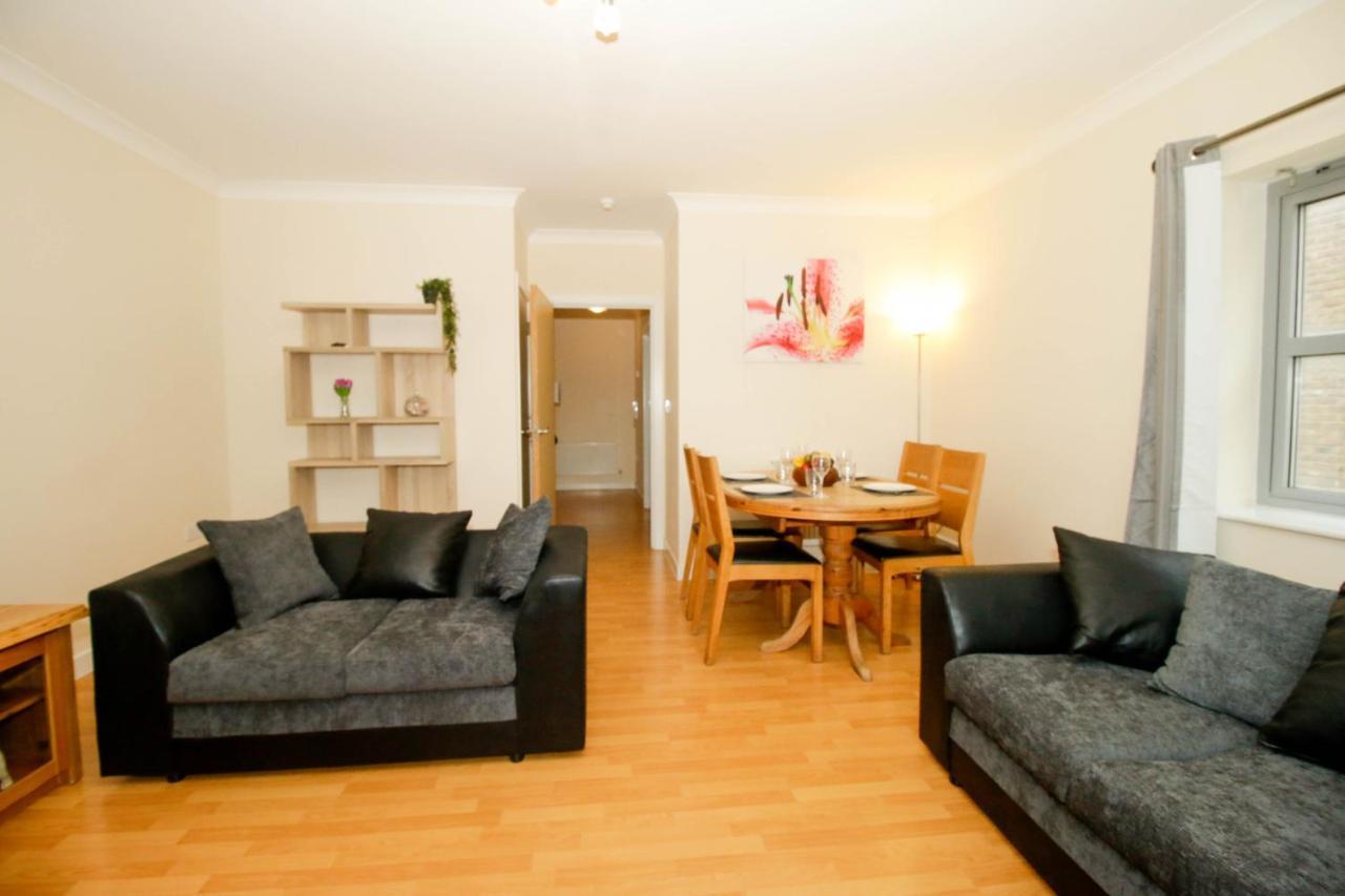 Spacious Double Bedroom Duplex Near North Station & Town Centre *
