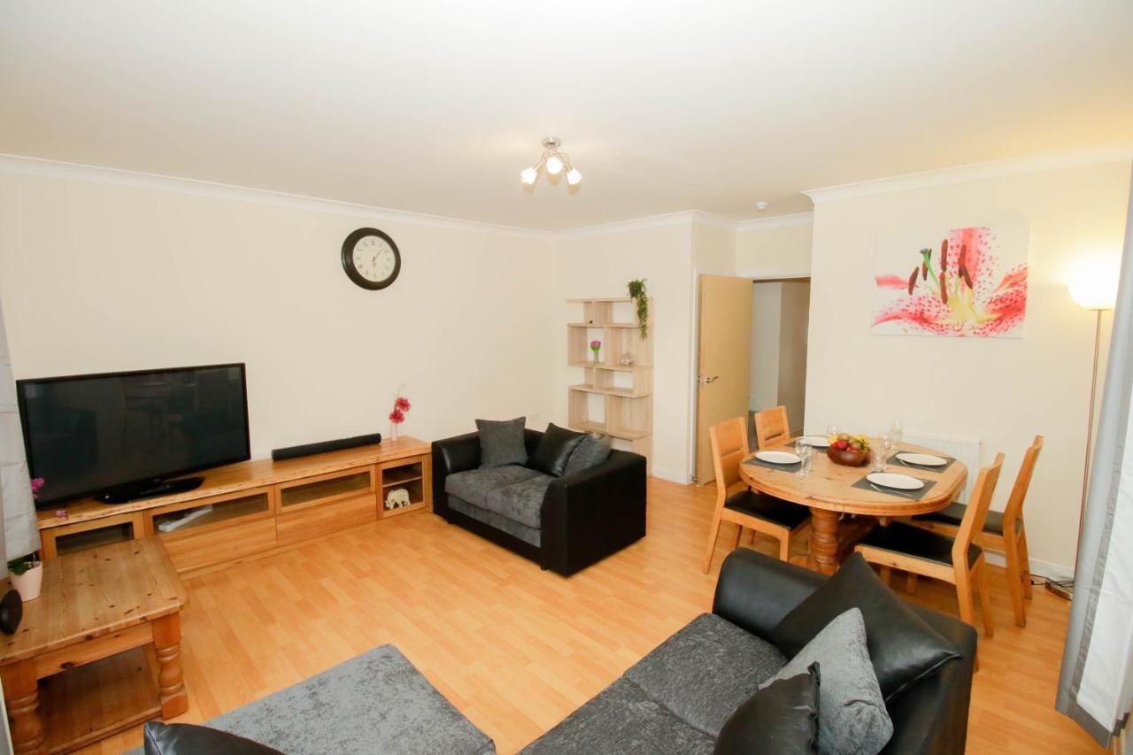 Spacious Double Bedroom Duplex Near North Station & Town Centre Apartment Colchester