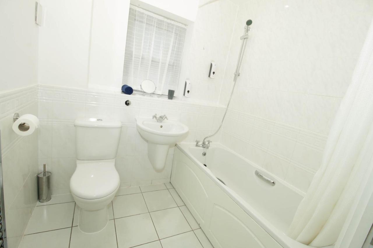 Spacious Double Bedroom Duplex Near North Station & Town Centre *