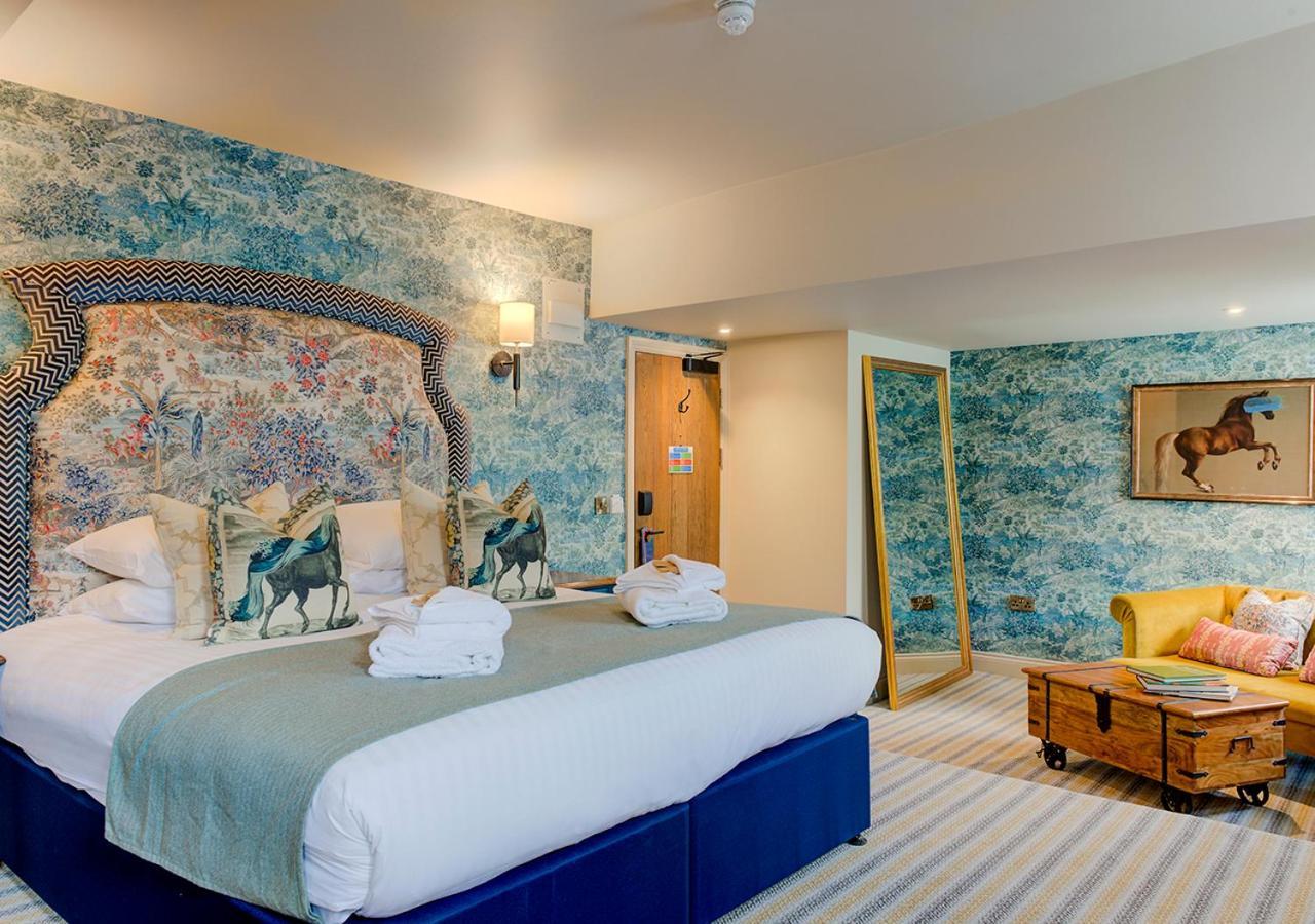 Inn The George