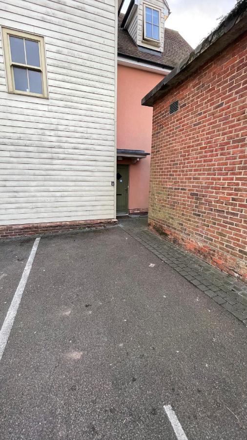 One Bedroom Flat Town Centre * Colchester