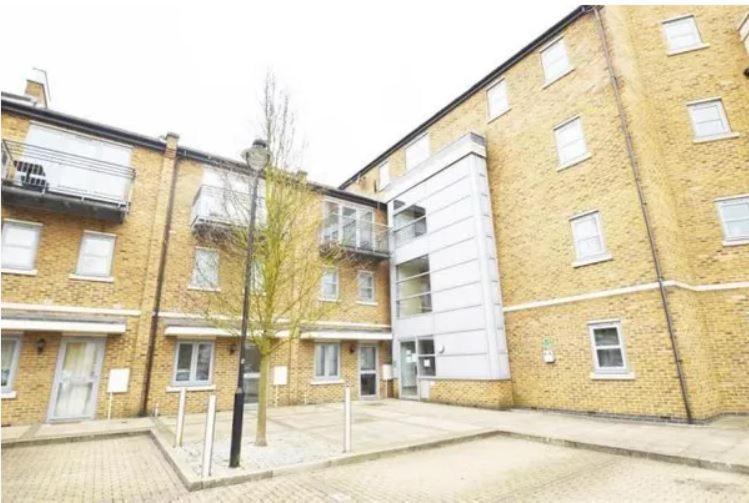 Spacious Double Bedroom Duplex Near North Station & Town Centre * Colchester