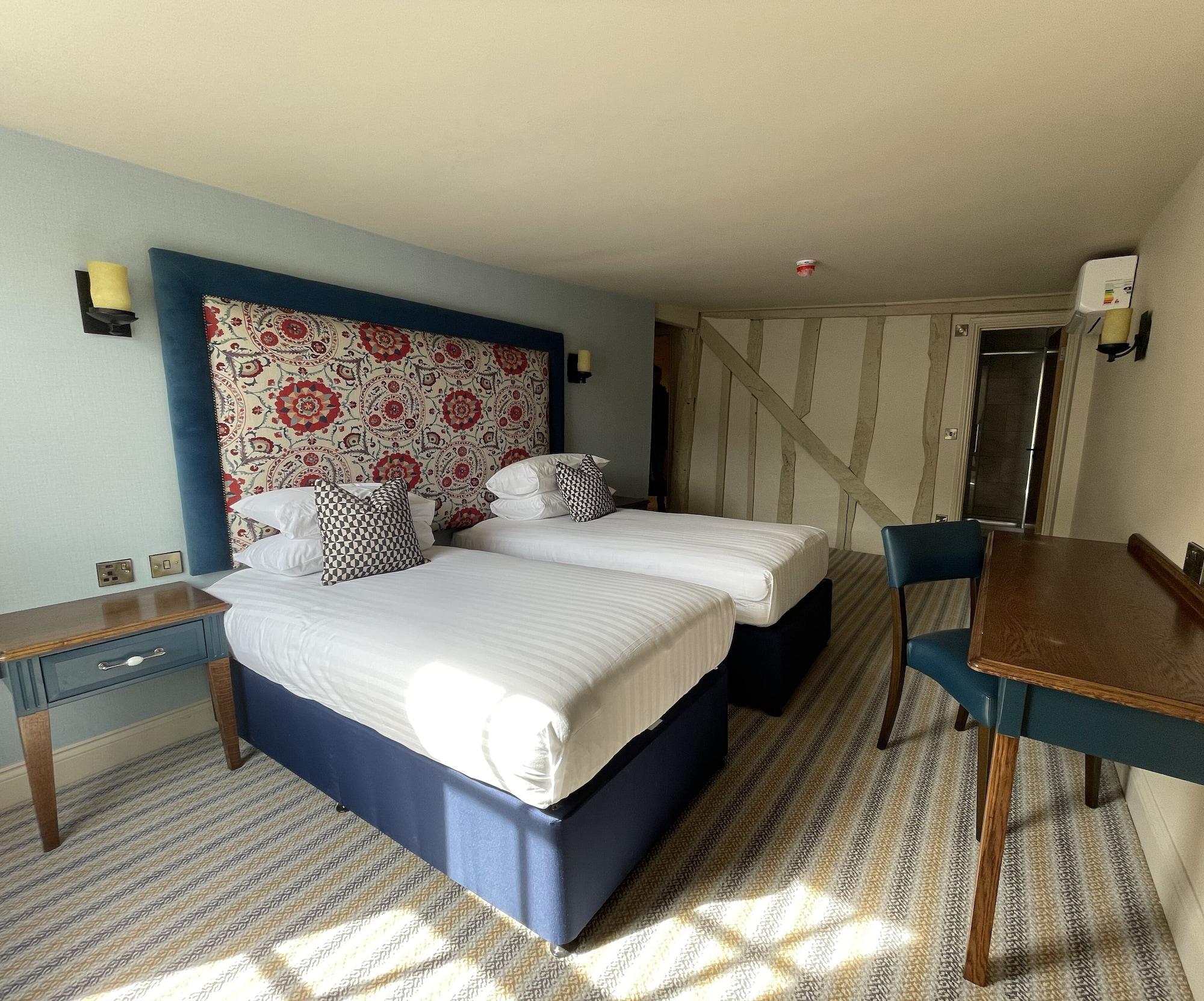 Inn The George 4*
