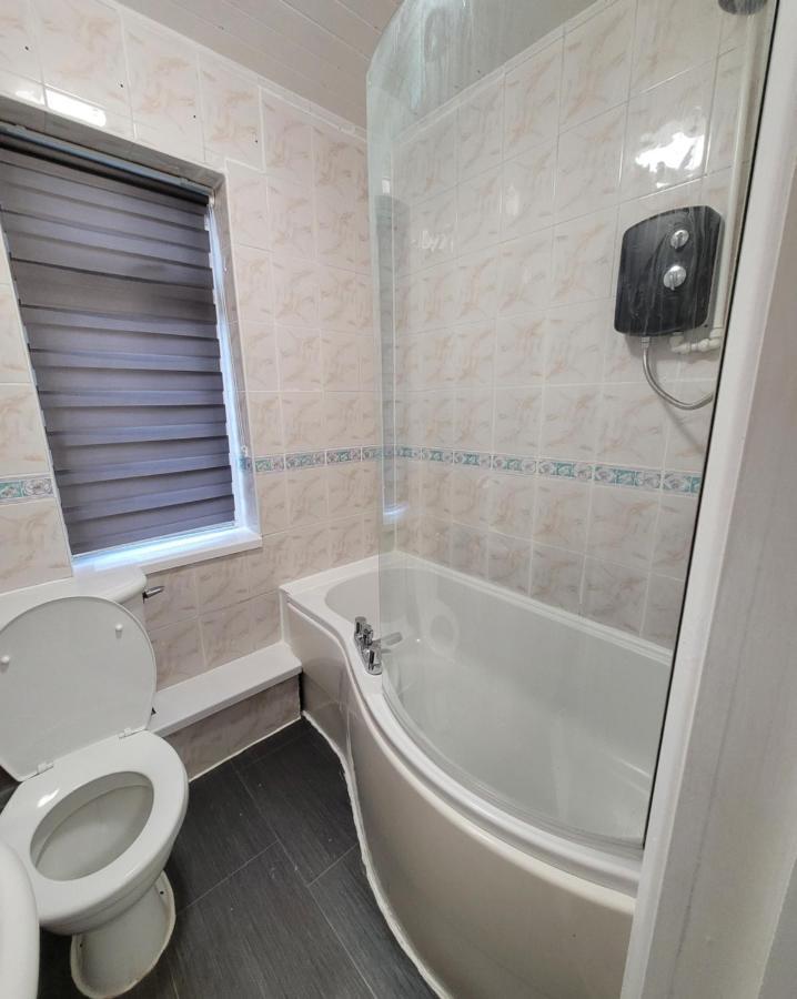 Holiday home The Comfy Resort, Free Private Parking & Wifi, 9 Beds Colchester