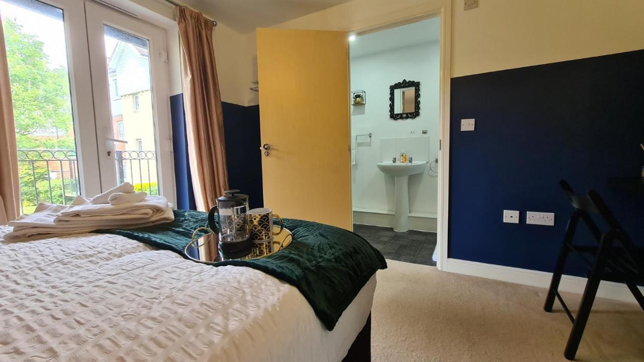 Spacious Entire Apartment, Quiet Central Location Apartment *