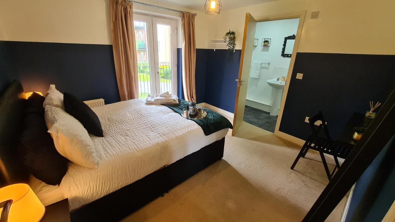 Spacious Entire Apartment, Quiet Central Location Apartment *
