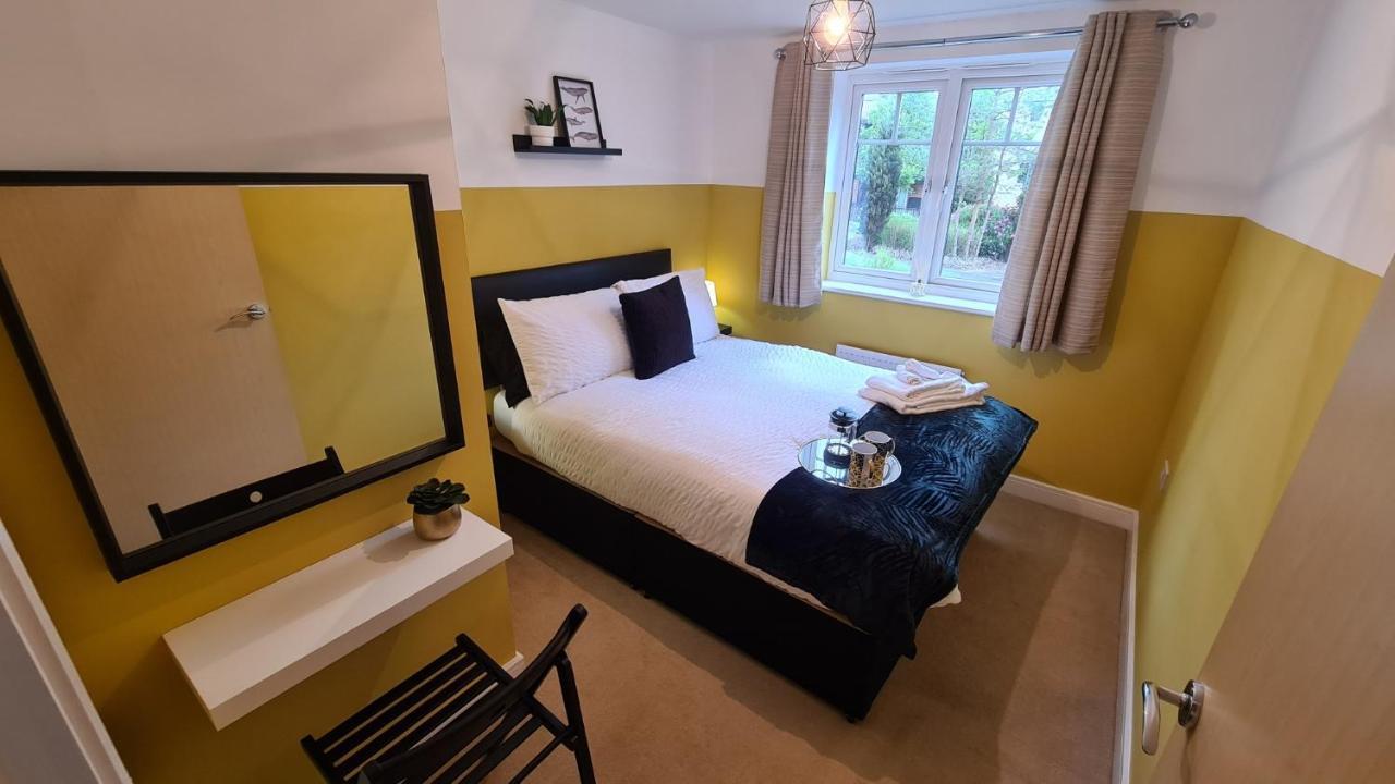 Spacious Entire Apartment, Quiet Central Location * Colchester