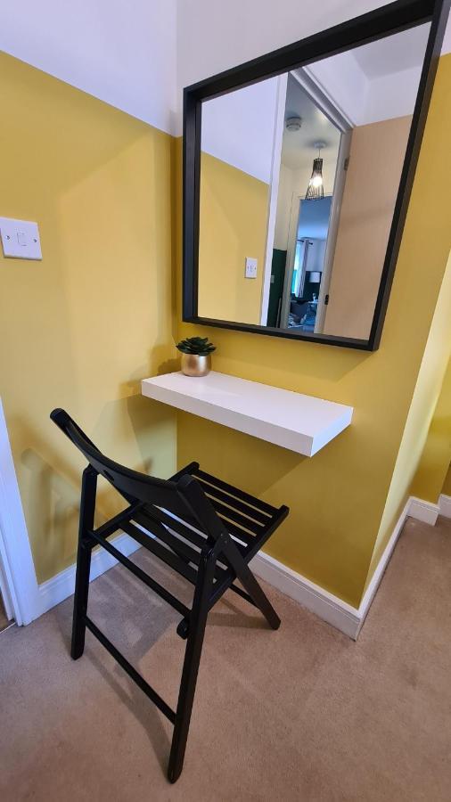 Spacious Entire Apartment, Quiet Central Location Apartment Colchester
