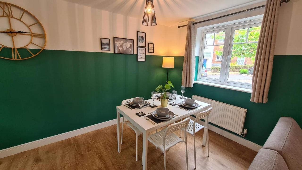 Spacious Entire Apartment, Quiet Central Location * Colchester