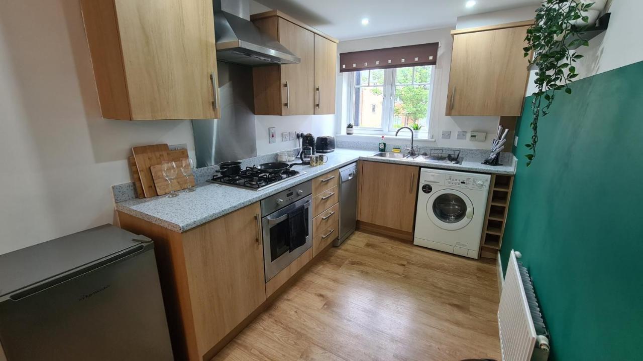 Spacious Entire Apartment, Quiet Central Location *