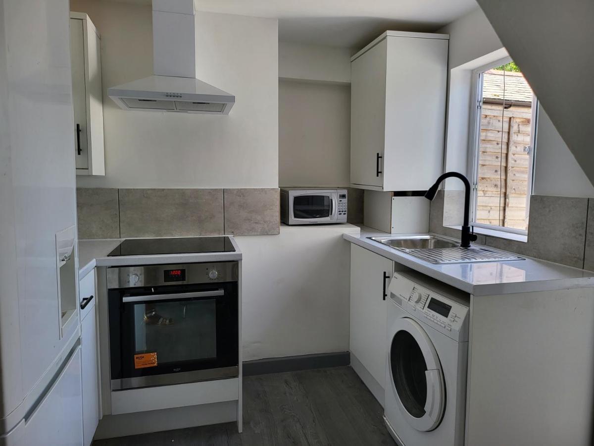 Vetrelax Three Bedroom House Apartment Colchester