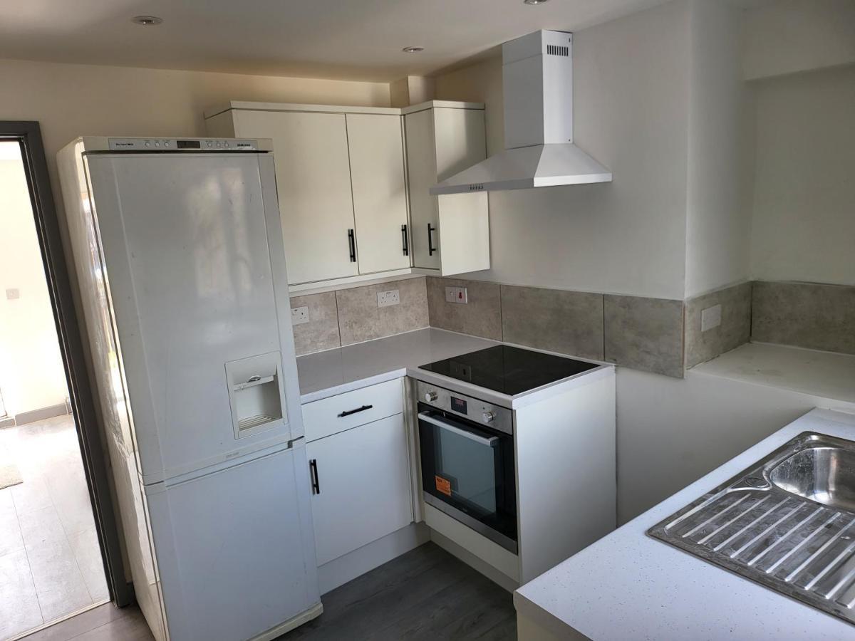 Vetrelax Three Bedroom House Colchester