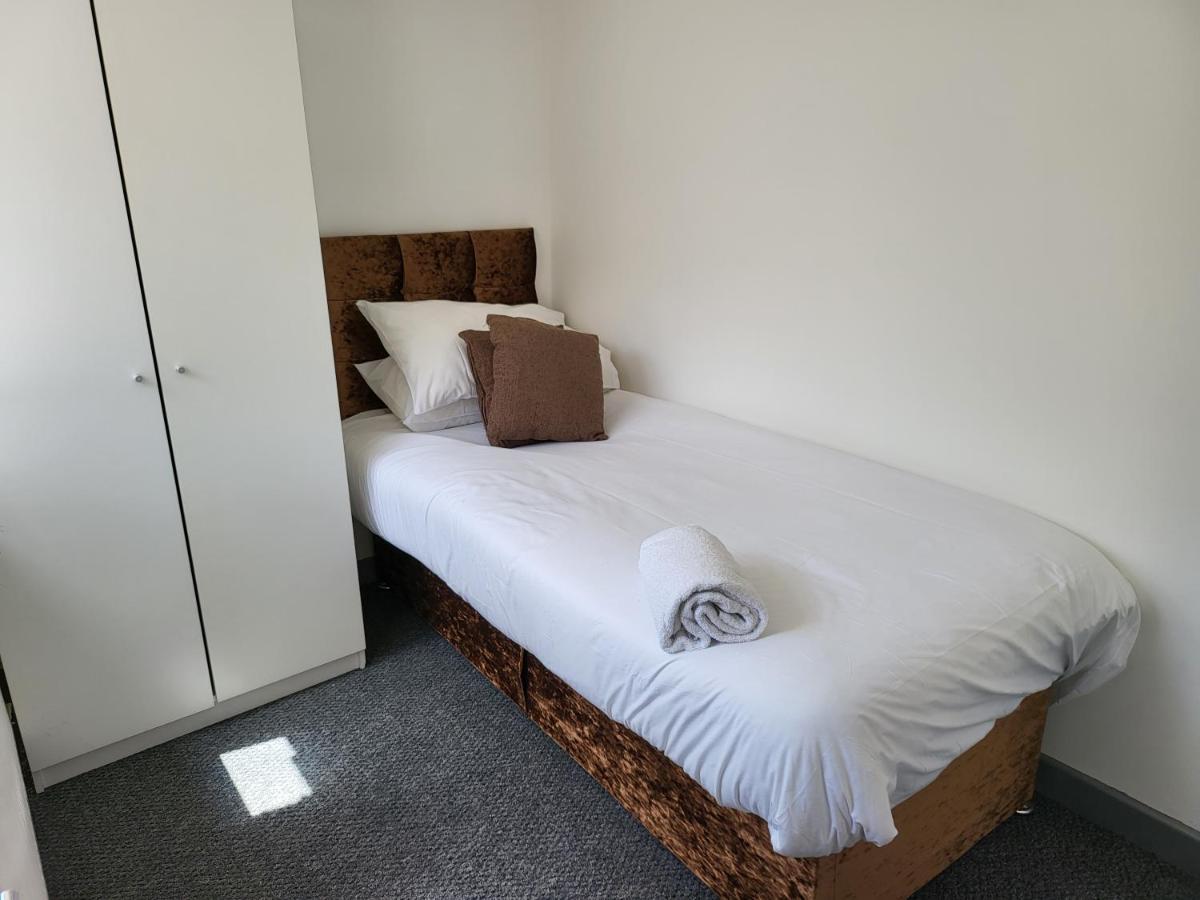 Vetrelax Three Bedroom House * Colchester