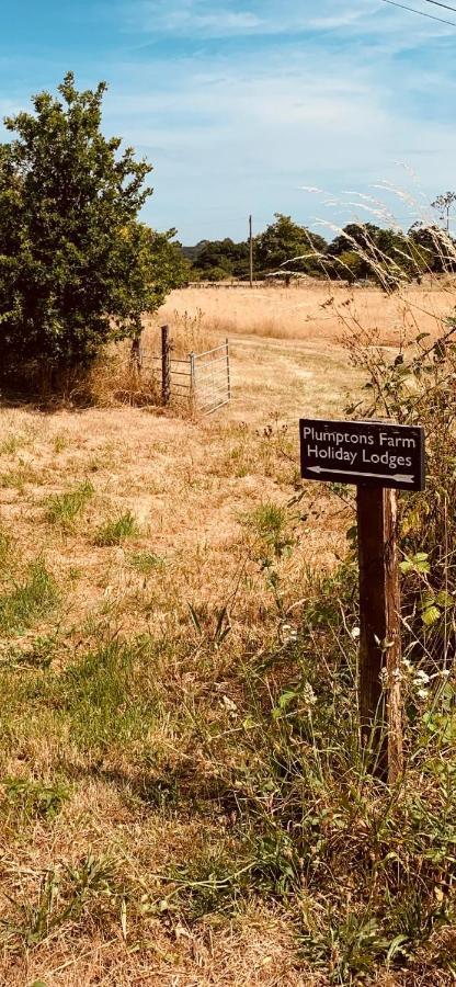 Lodge Plumptons Farm *