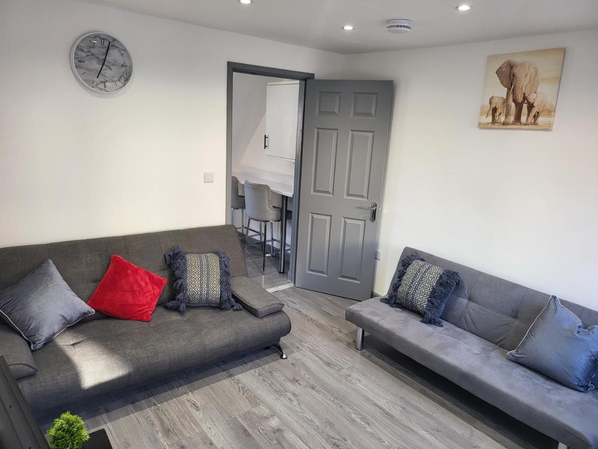 Vetrelax Three Bedroom House Apartment Colchester