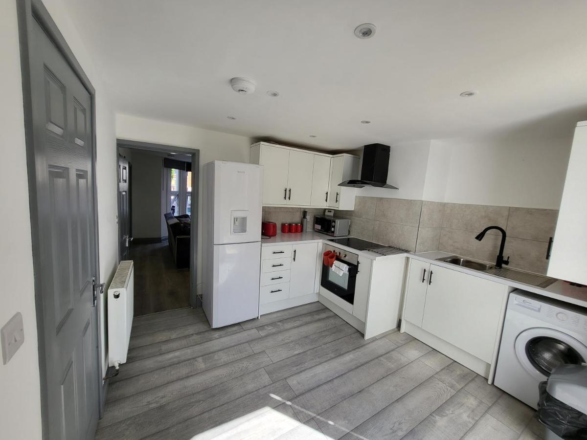 Vetrelax 4bedroom House With Garden And Parking * Colchester