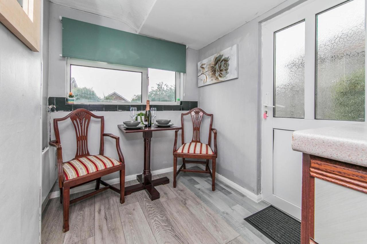 Holiday home The Comfy Resort, Free Private Parking & Wifi, 9 Beds *