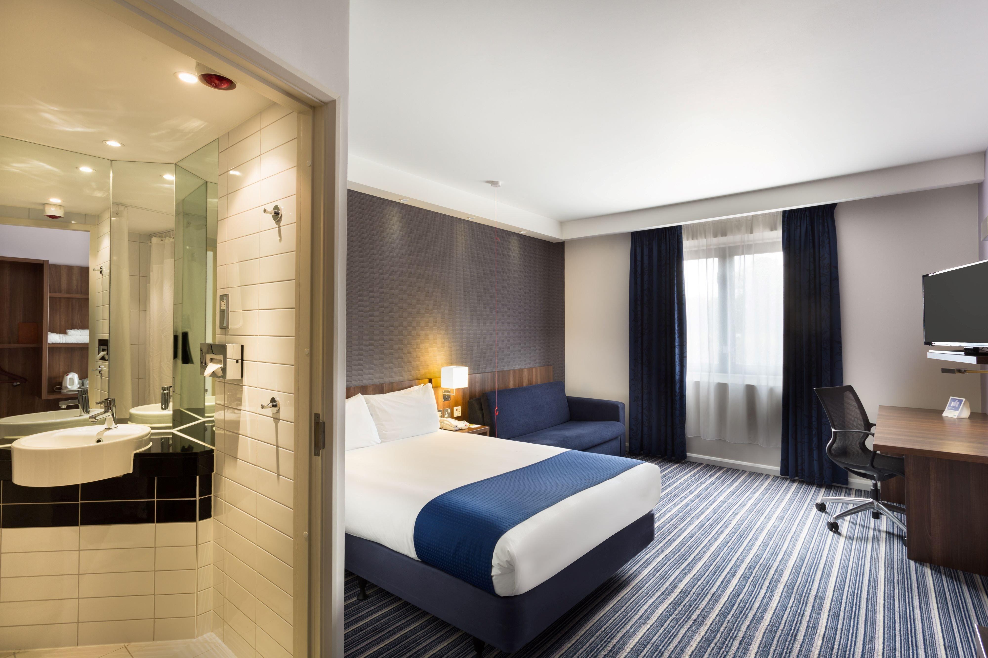 Express By Ihg Hotel 3*