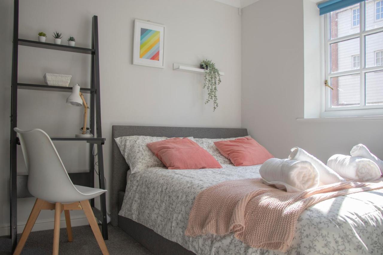 Lovely 3-bedroom In *