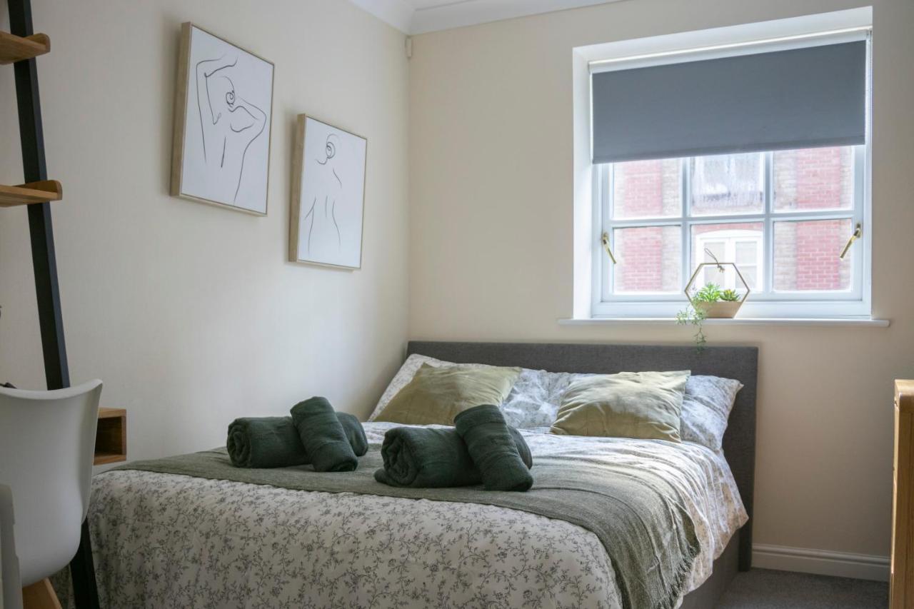Apartment Lovely 3-bedroom In