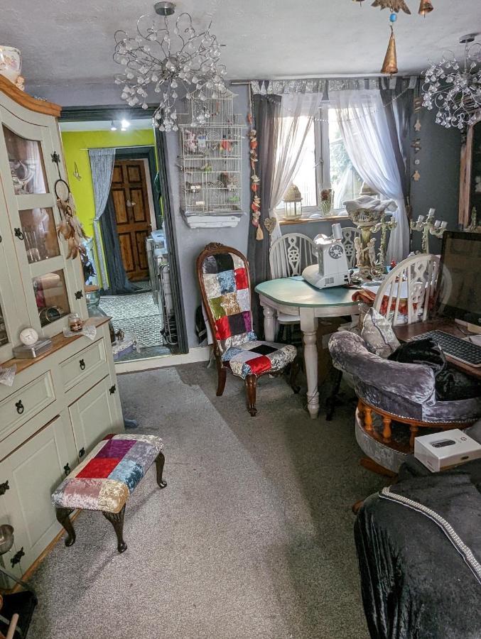 Quaint & Quirky House Town Centre Homestay