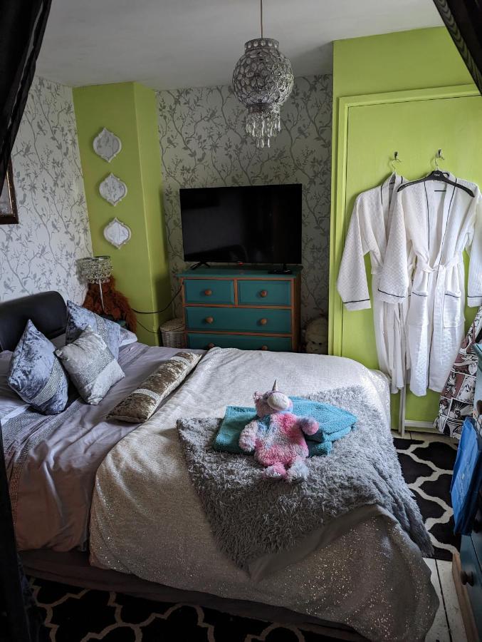 Quaint & Quirky House Town Centre Homestay *
