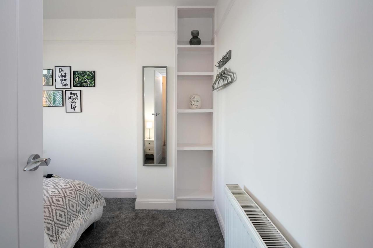 Holiday home Cowdray Avenue