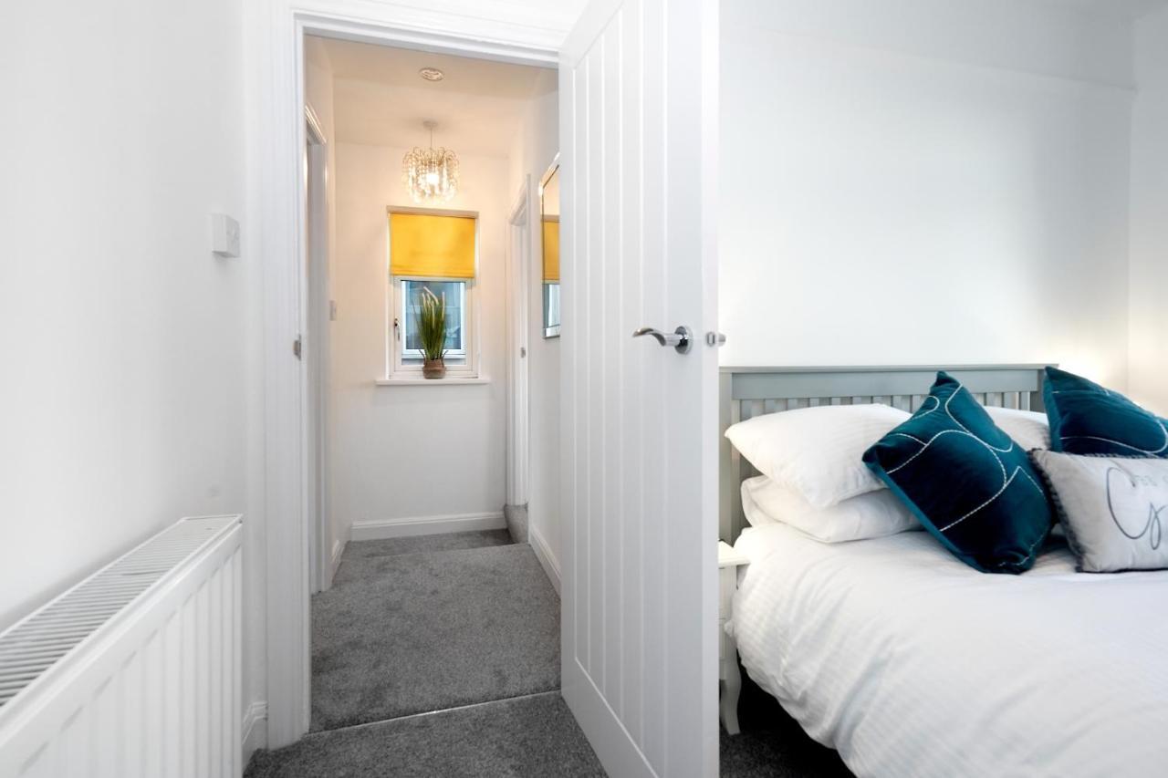 Cowdray Avenue * Colchester