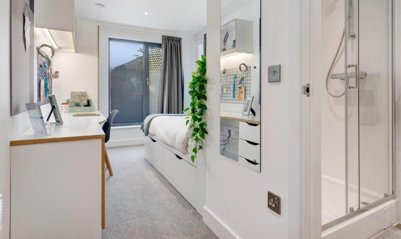 Ensuite Bedrooms With Shared Kitchen At 27 Magdalen Street In The Heart Of Colchester