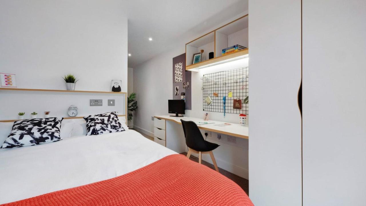 Ensuite Bedrooms With Shared Kitchen At 27 Magdalen Street In The Heart Of Apartment Colchester