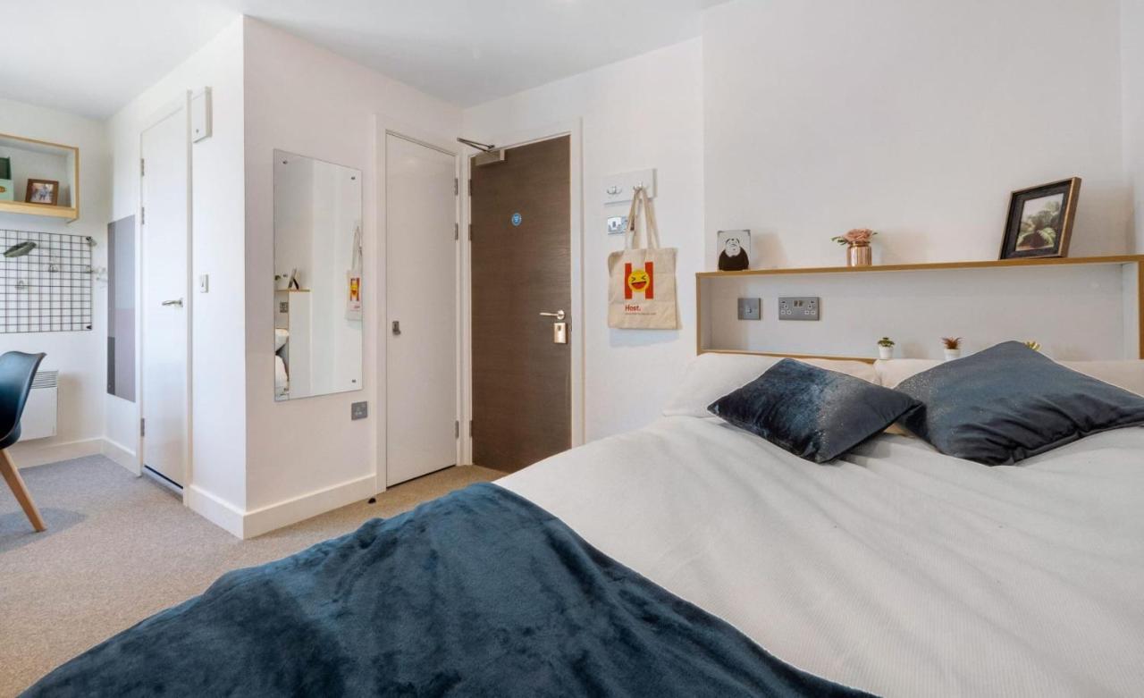 Ensuite Bedrooms With Shared Kitchen At 27 Magdalen Street In The Heart Of *