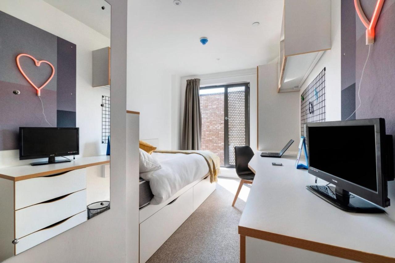 Ensuite Bedrooms With Shared Kitchen At 27 Magdalen Street In The Heart Of Apartment Colchester