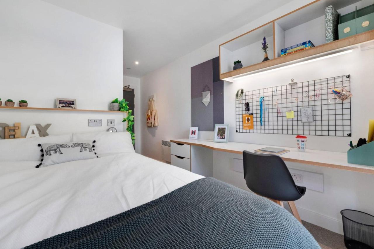 Ensuite Bedrooms With Shared Kitchen At 27 Magdalen Street In The Heart Of Apartment Colchester