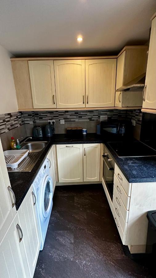 2 Bedroom Flat Ground Floor Town Centre Apartment