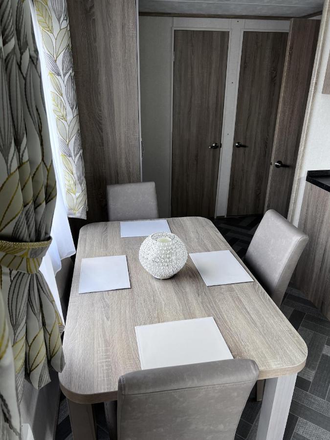 Fantastic Family 3-bed Static Caravan Cooper Bea * Colchester