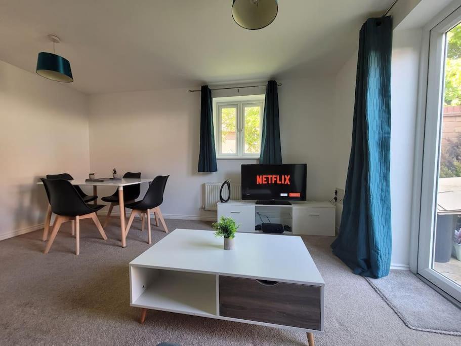 Kensington House- The Perfect For Contractor Holiday home Colchester
