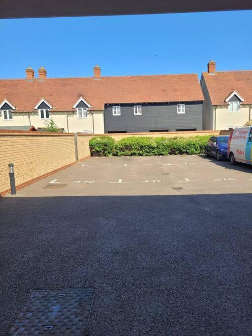 Kensington House- The Perfect For Contractor *