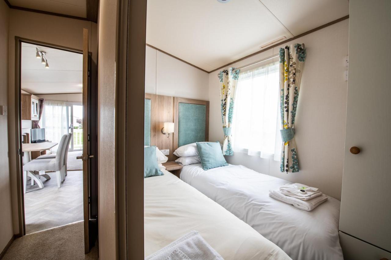 Mersea Island By Away Apartment *
