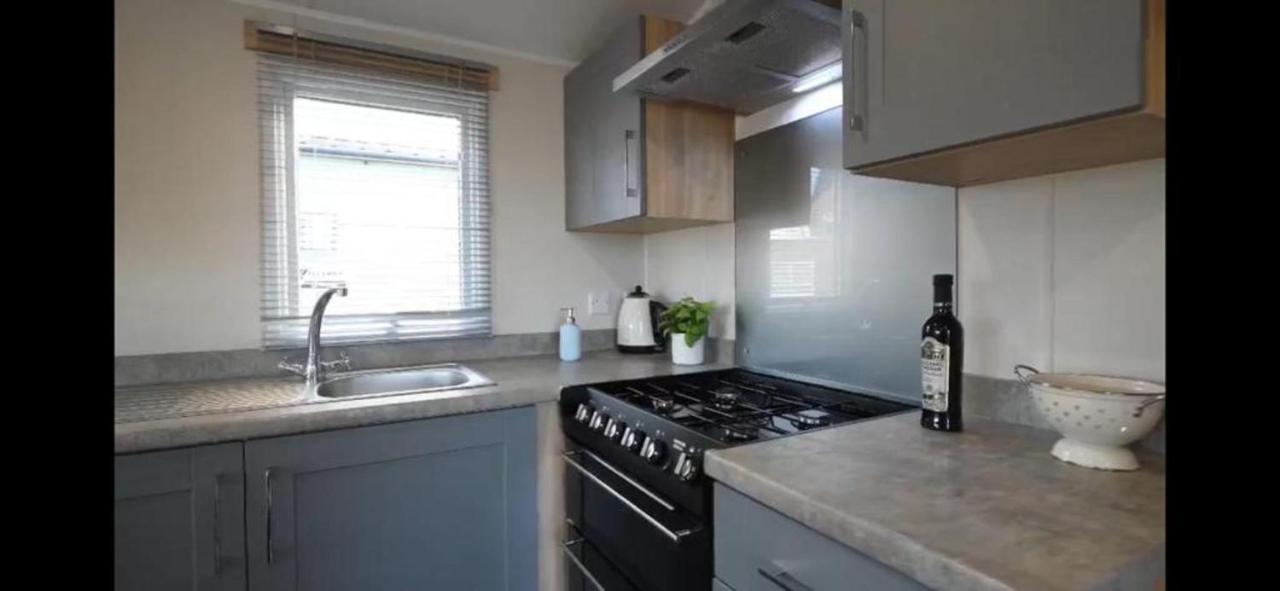 Charming 3-bed Caravan In Mersea Island