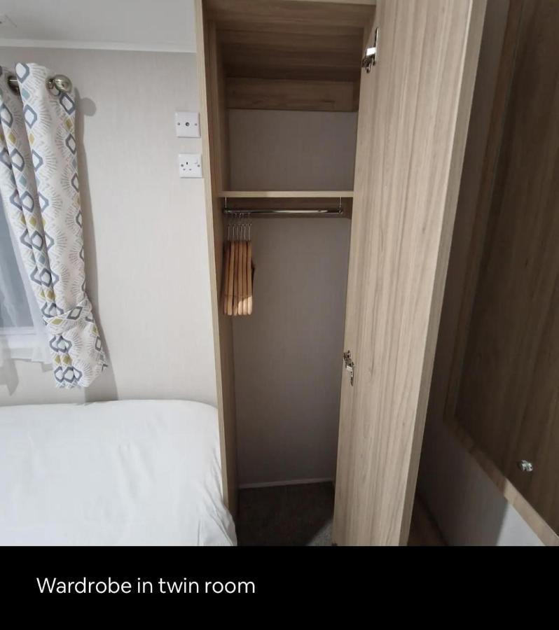 Luxury Static Caravan Sleeps 6 Coopers