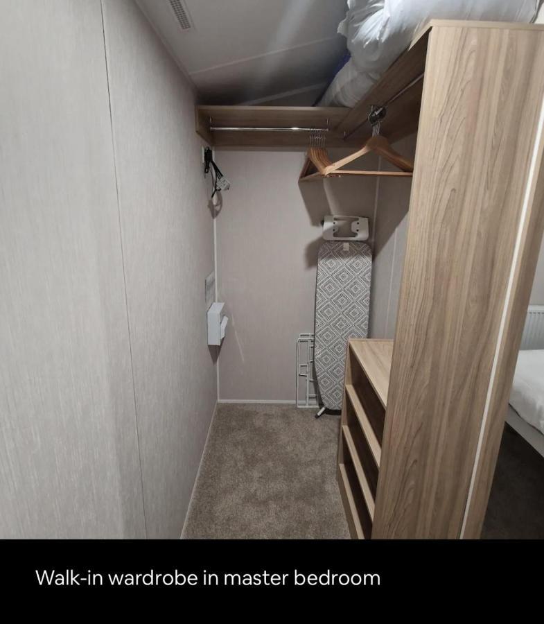 Luxury Static Caravan Sleeps 6 Coopers Colchester