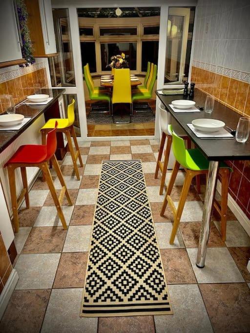 Holiday home 6 Bedroom House - Pool Table - Contractors, Crew, Group Colchester