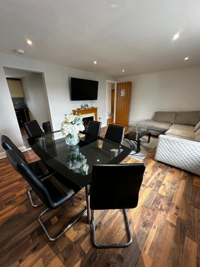 Two Bedroom Flat Town Centre *