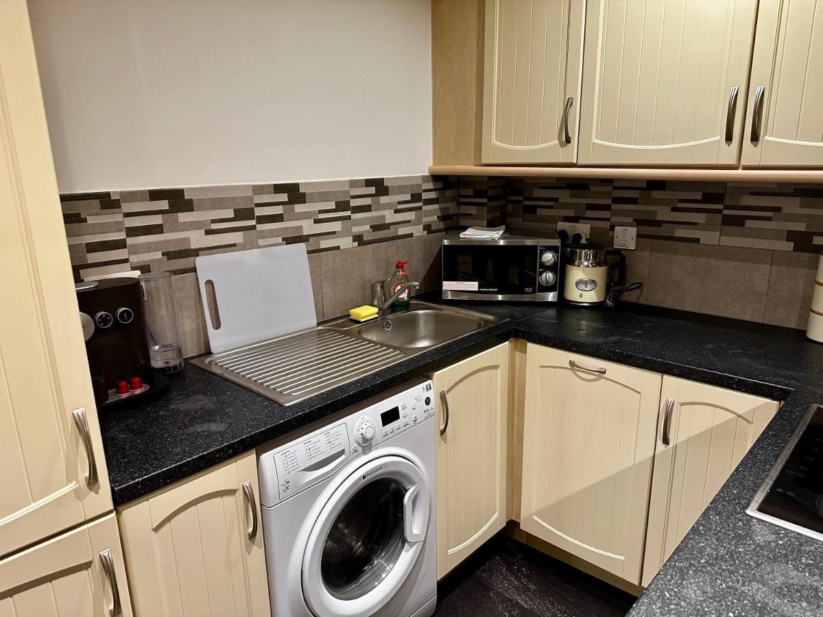Apartment 2 Bedroom Flat Ground Floor Town Centre *