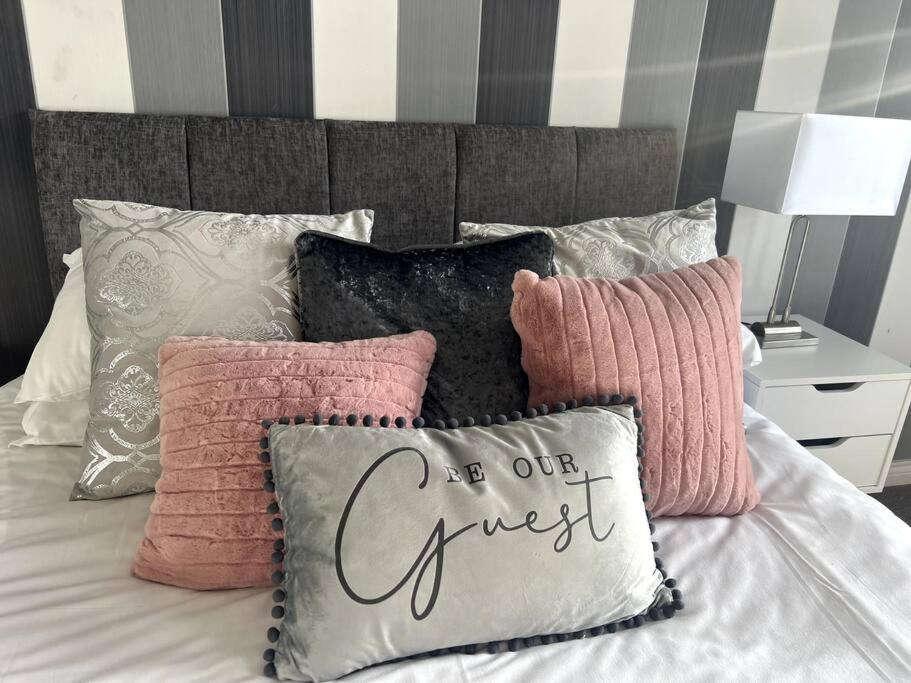 Apartment Luxury In Town Centre By Station *
