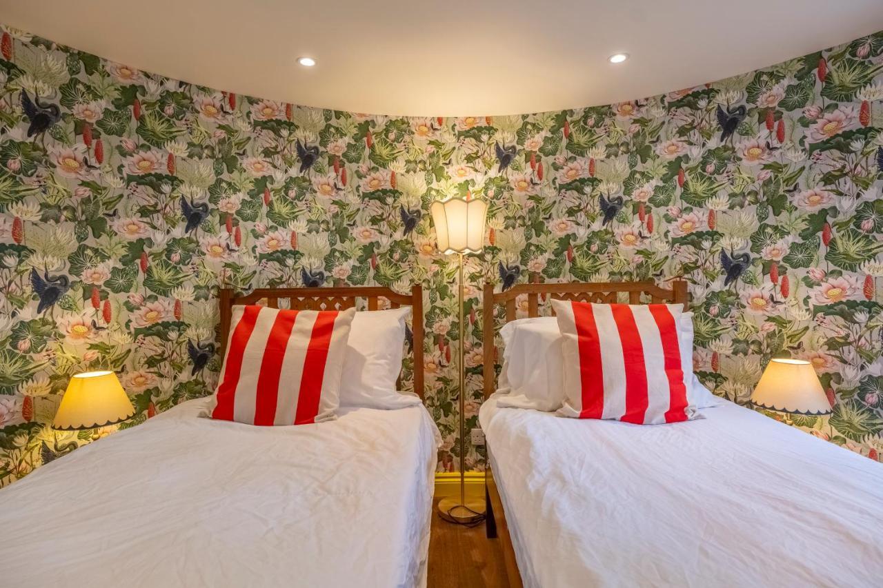 A Fairy-tale Luxurious - The Tea Caddy Holiday home Colchester