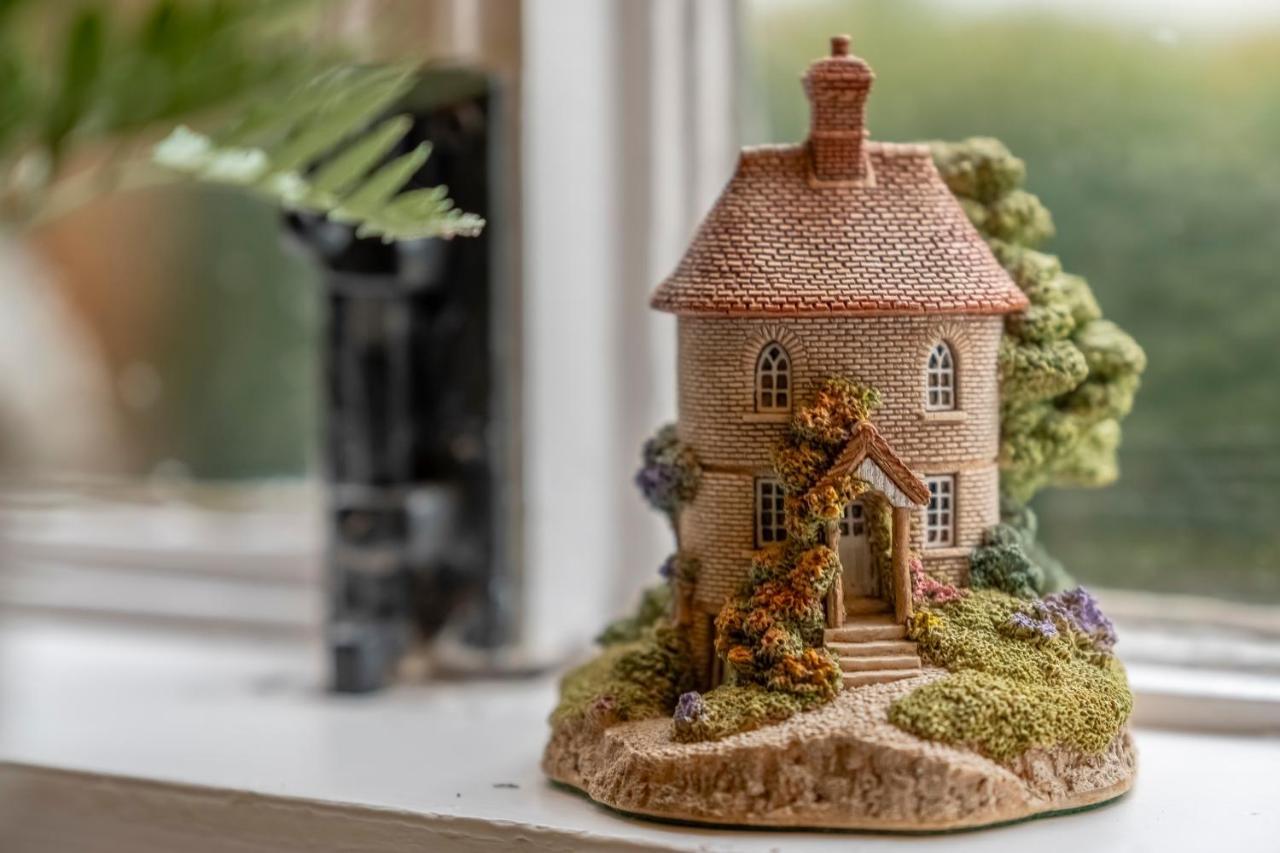 A Fairy-tale Luxurious - The Tea Caddy *